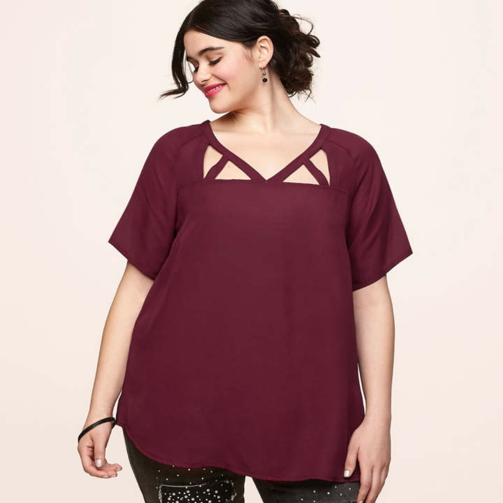 🌹NWT 2X Geometric Neckline Wine Top